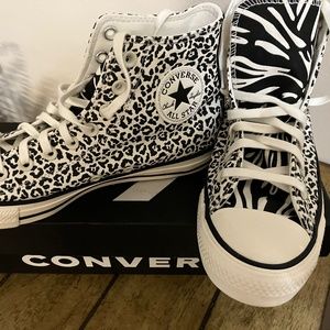 Animal Print Converse Size 9.5